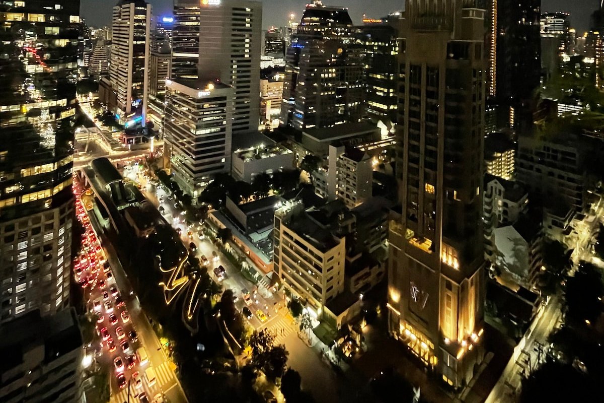 曼谷3b4b核心商圈/BTS/像素大厦/四面佛/siam商圈/全景玻璃/超大平层/景观阳台/可吸烟 gallery image 3