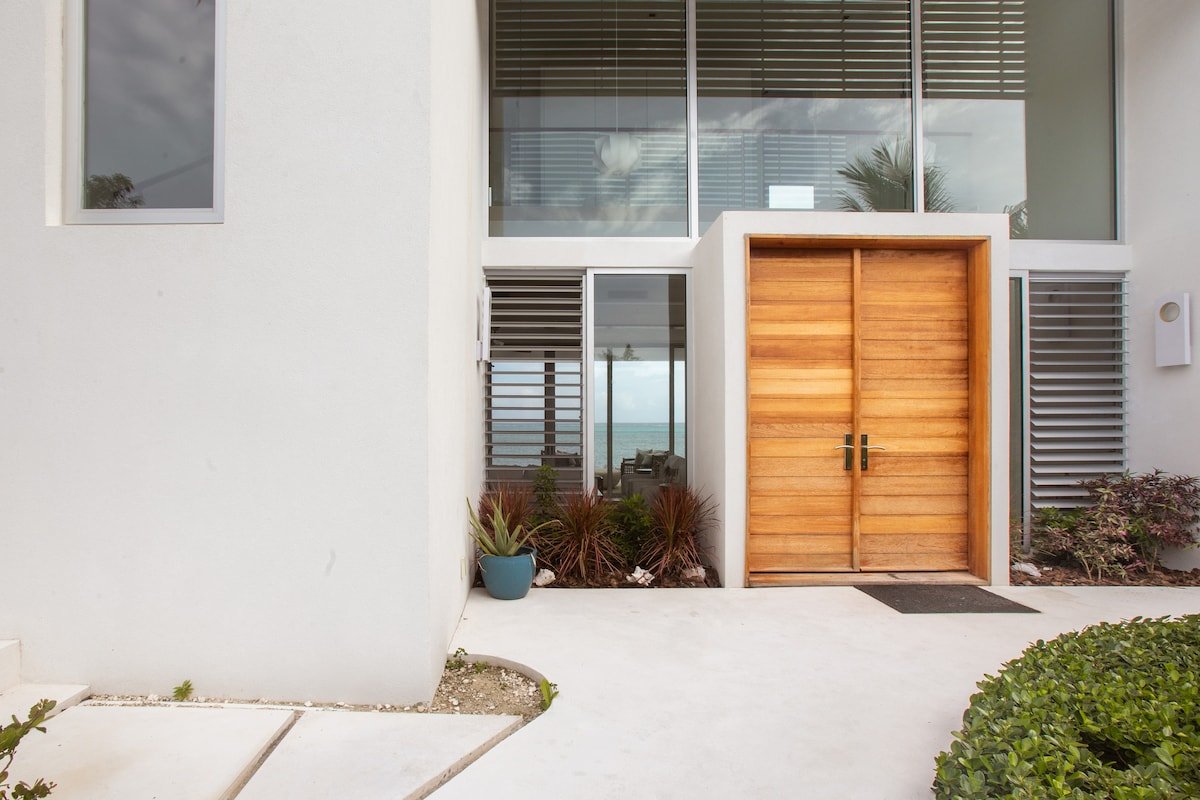 Beach Enclave North Shore V2 – 5B Beachfront Villa gallery image 5