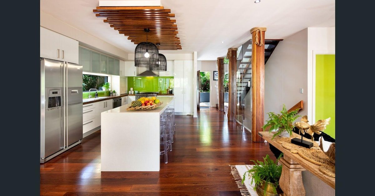 Elizabeth Beach – Palmtops gallery image 4