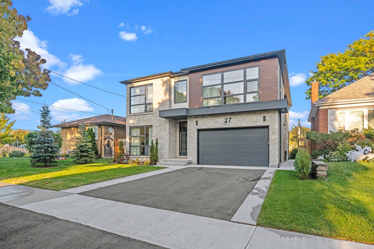 Spacious & Elegant Three Story 6 Bed Townhouse