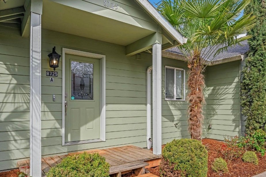 Happy Valley Home, Game Room, + 8 beds! gallery image 2