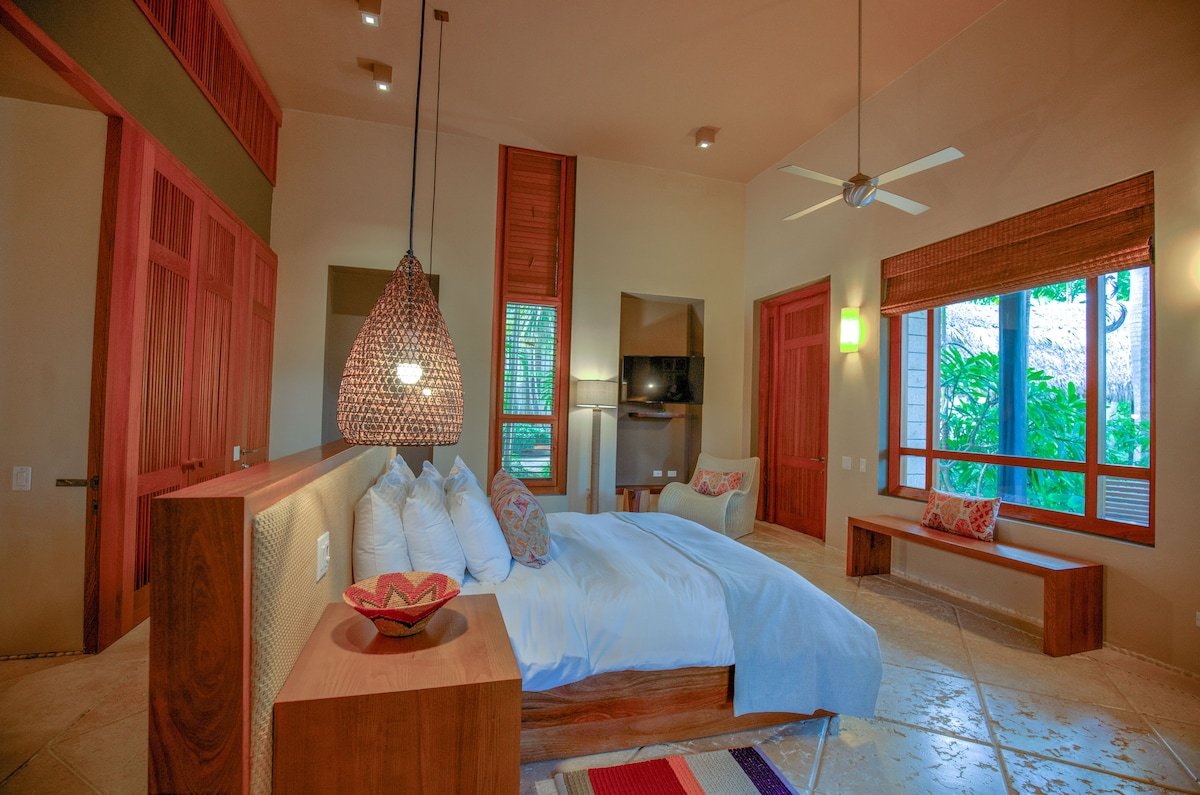 Casa Carey – Majestic Golfside Ocean Retreat gallery image 5