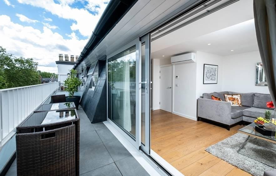 Luxury 2 bedroom Penthouse in Gloucester Road gallery image 4