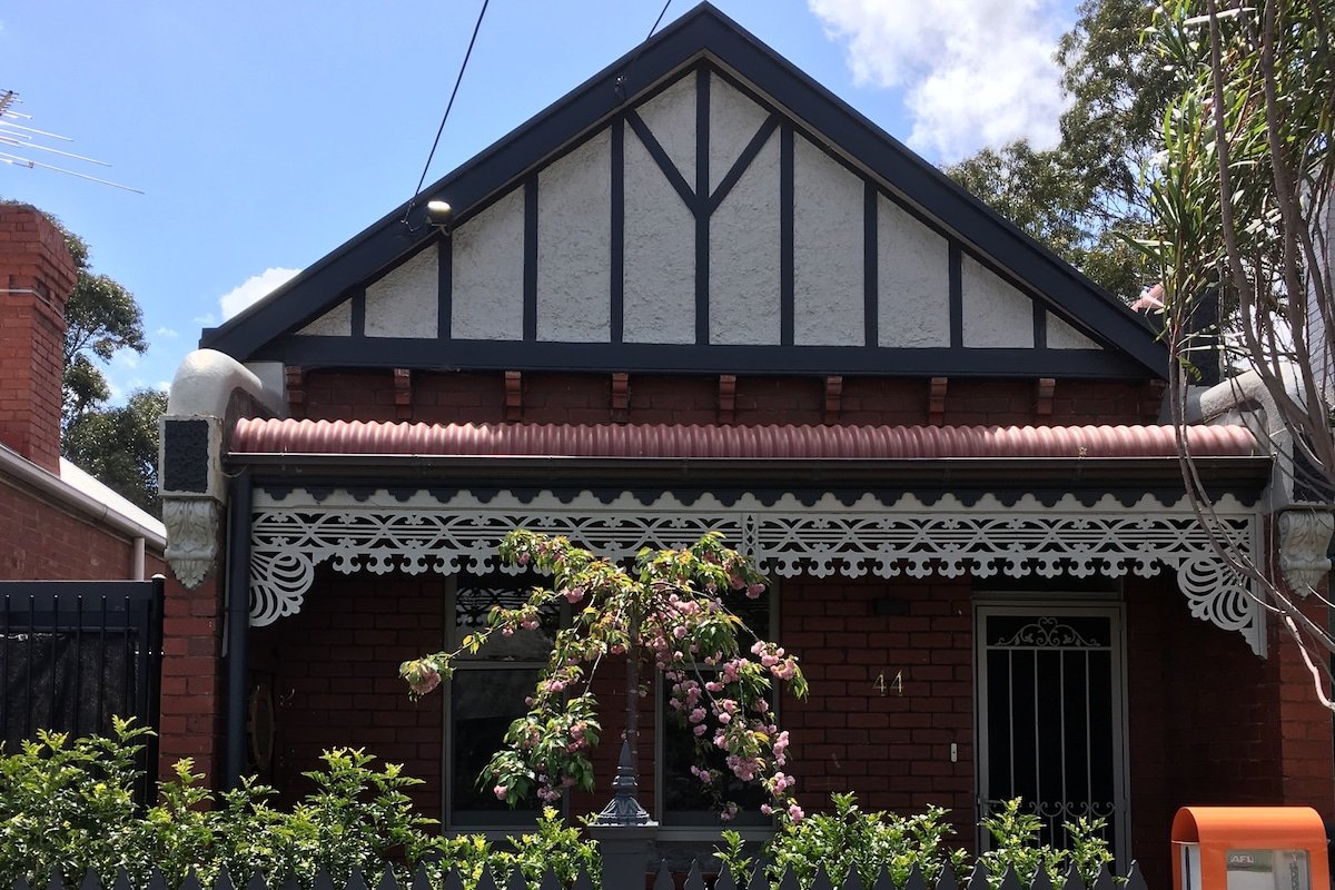 Clifton Hill house with pool gallery image 5