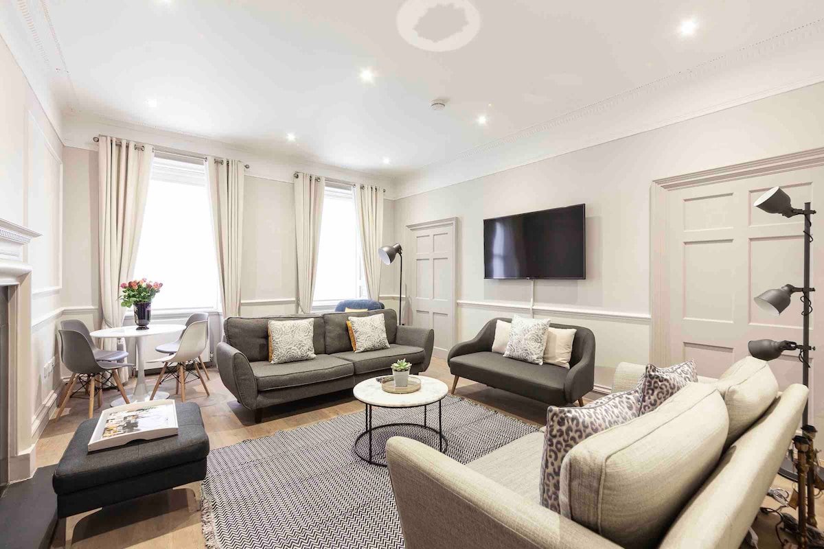 * OFFER! * Spacious – 3 Bedroom 3.5 Bathrooms gallery image 3