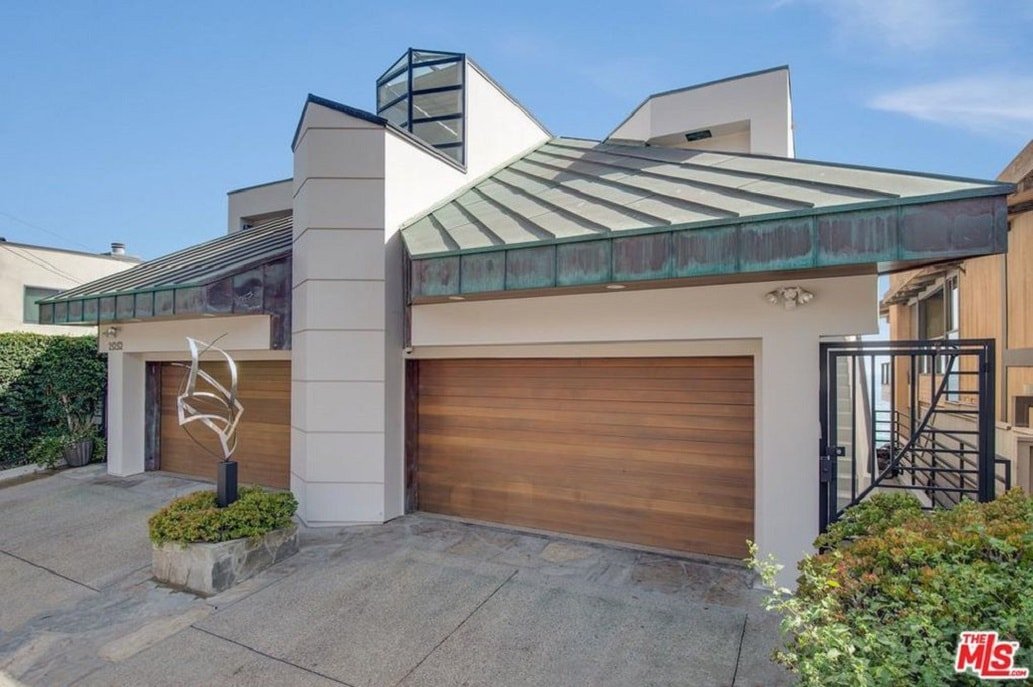 20%Off Ultra Luxurious Malibu Beachfront Penthouse gallery image 3