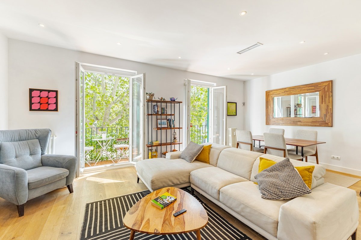 Amazing modern apartment in Madrid (B. Salamanca) gallery image 2