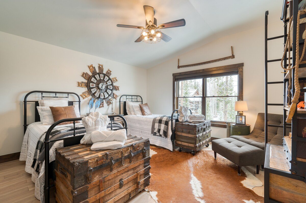 Sleeps 19 | Winterhaven Estate by AvantStay gallery image 5