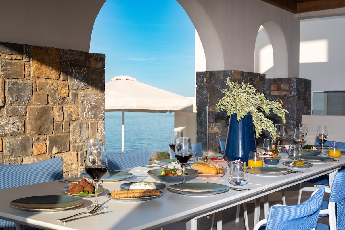 Villa Tamara, 5 bedrooms, pool, 4.5 bathrooms gallery image 3