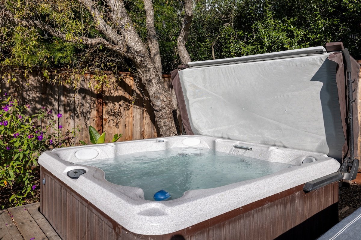 Coastal Retreat Near Harbor, Beaches, Restaurants gallery image 4