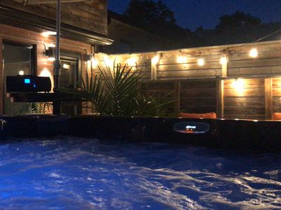 Breathtaking Hot Tub Oasis 9 Guest 4BR 3WR Firepl