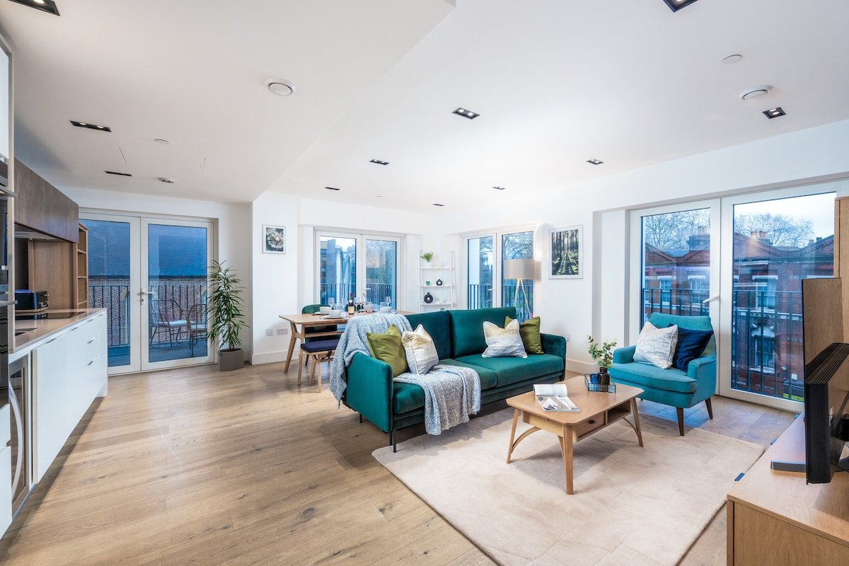 Wellness Stay | Pool, Sauna, Gym | Central London gallery image 2