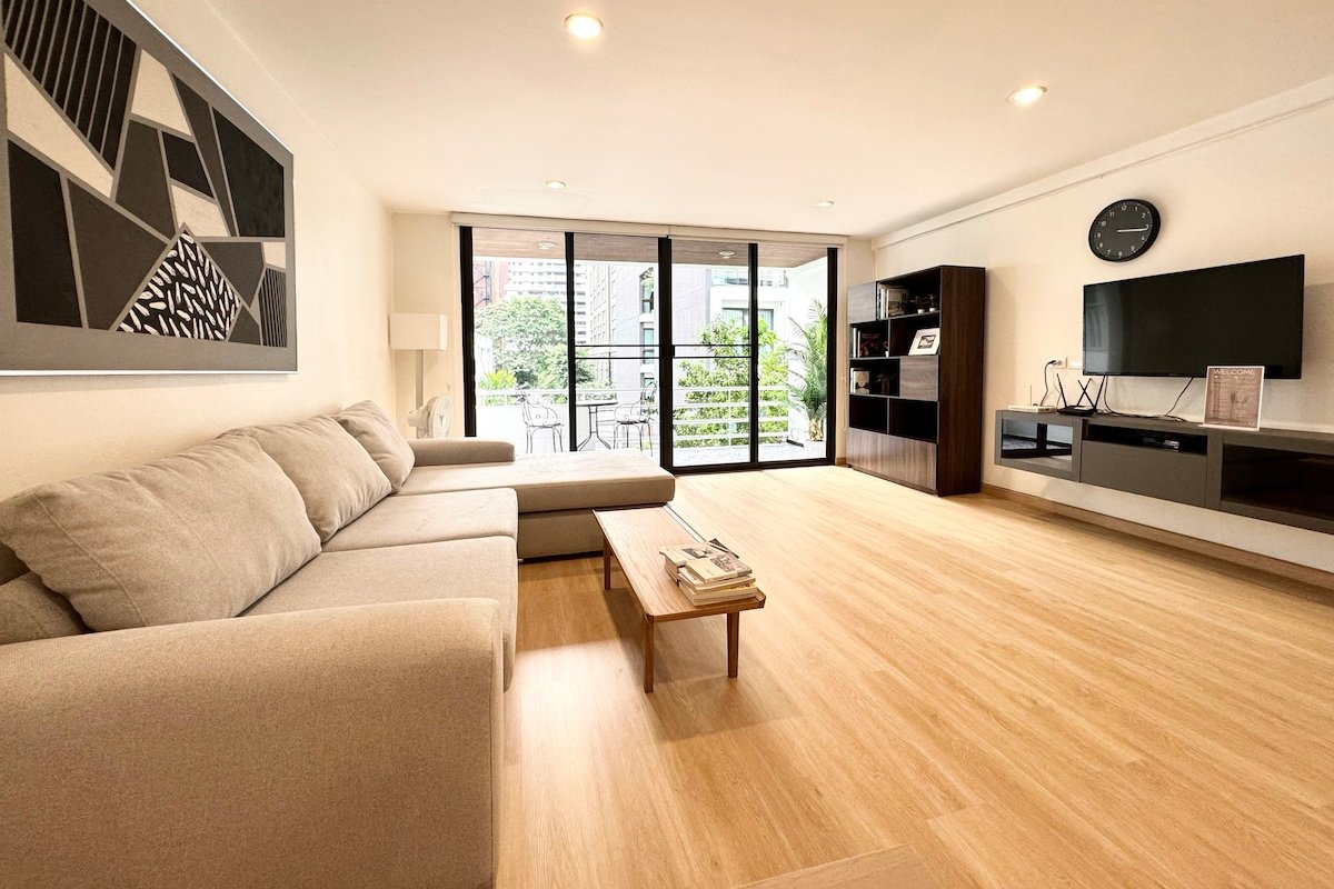 Newly renovated‼︎ 2 luxurious bedrooms en-suite. gallery image 2