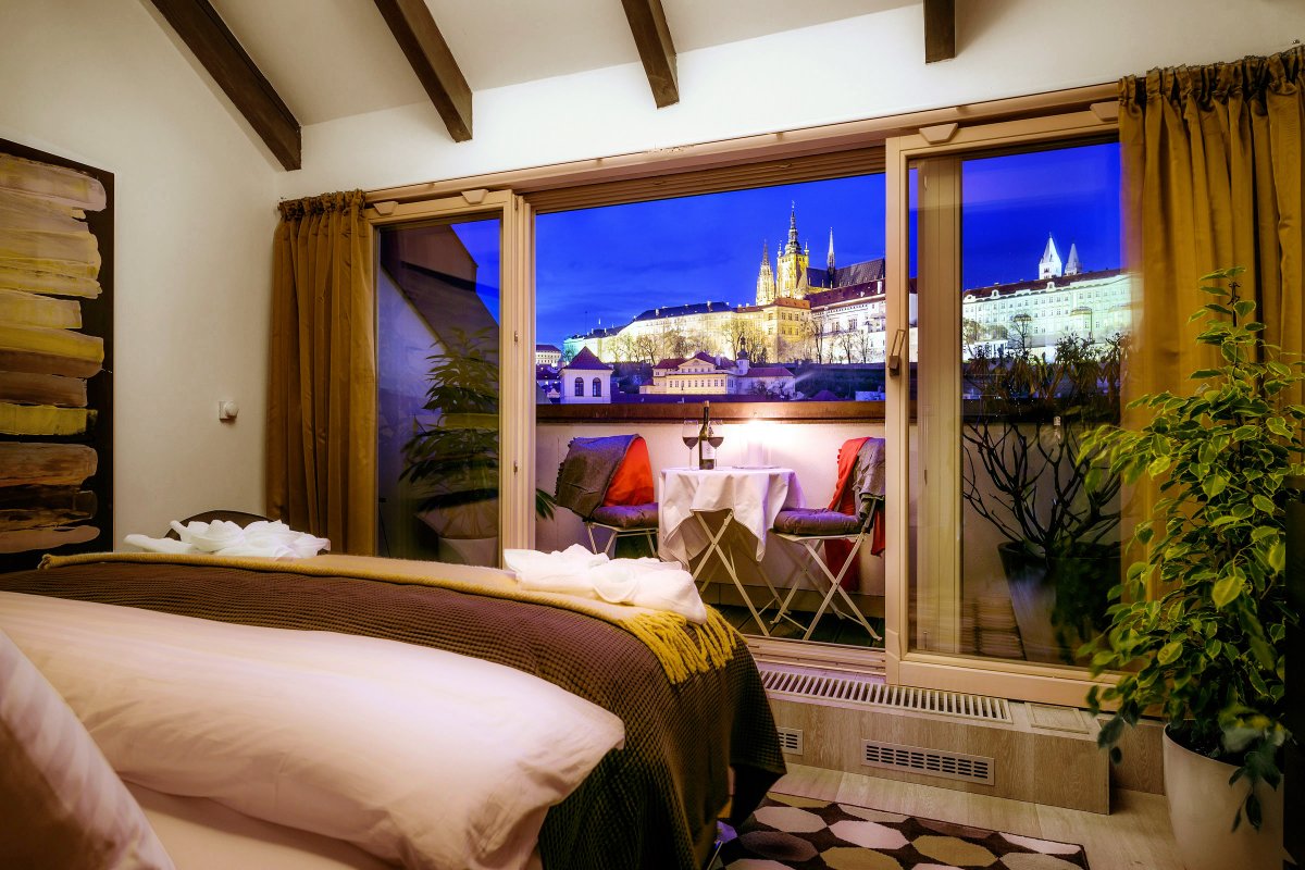 4BR+2BATH 5★PRESIDENTS by Prague Castle,V!EWS, A/C
