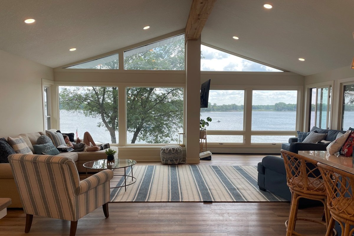 Minnetonka Lake Front Stunner! gallery image 3