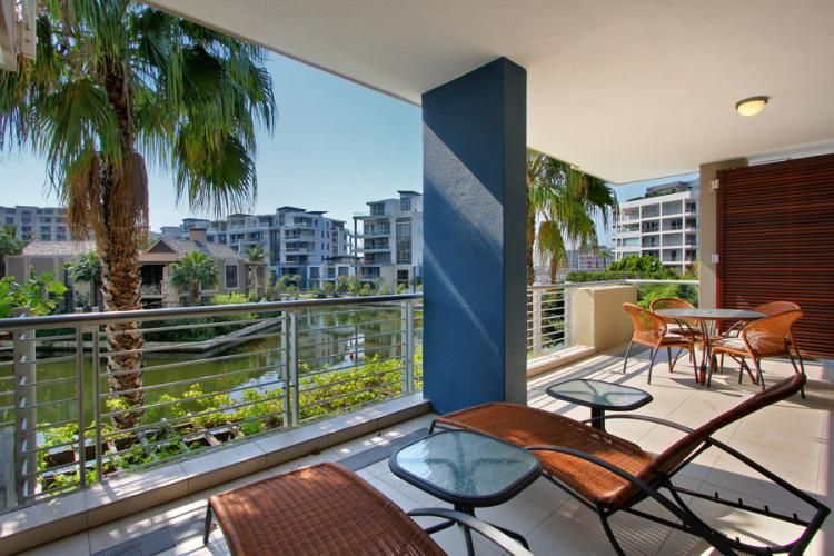 Photo 2 of Juliette 102 accommodation in V&A Waterfront, Cape Town with 1 bedrooms and 1 bathrooms