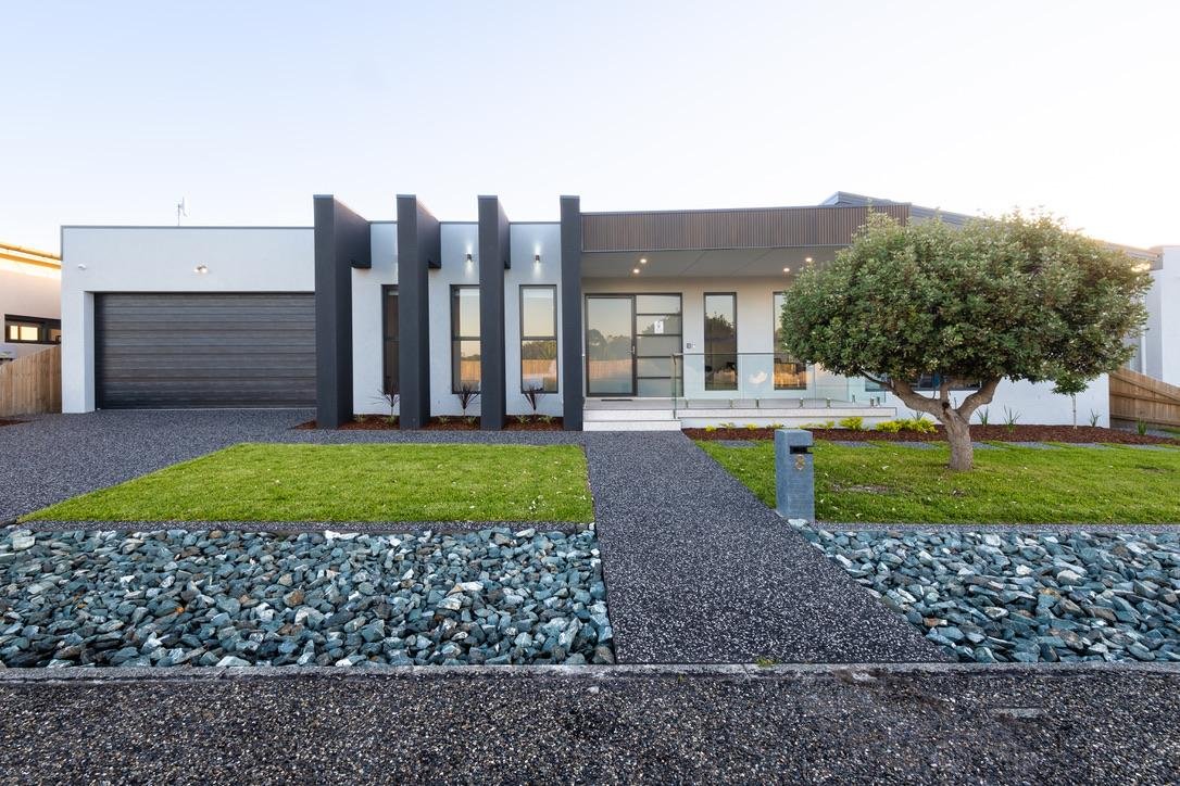 Summerland 8 @ Glorious Diamond Beach with Outdoor gallery image 2