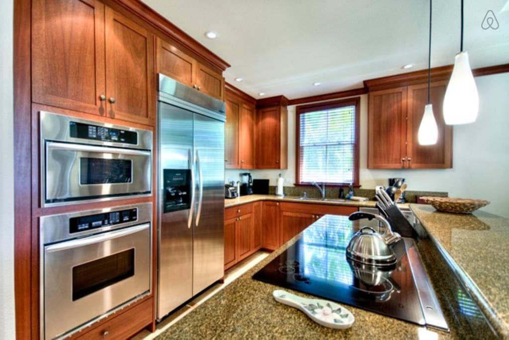 2 Luxury Beach Front Villas in Kolea! 15 Guests! gallery image 5