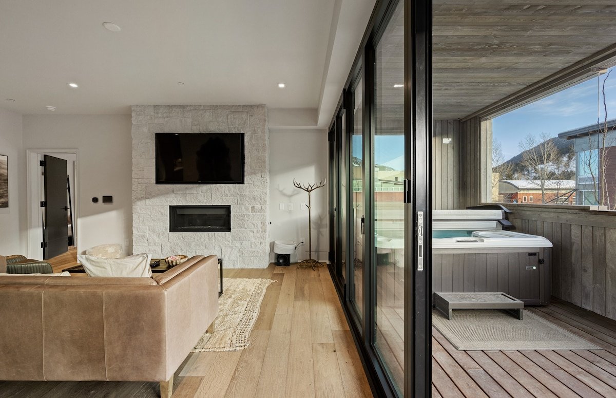 Snowy Sanctuary | Walk to Town + Hot Tub gallery image 5