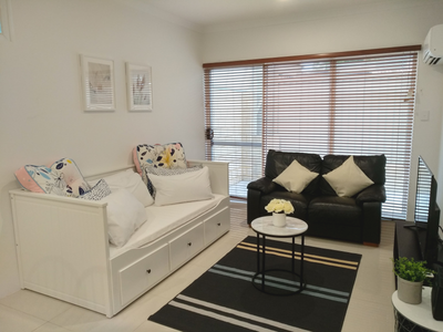 Belmont Dove – Cosy, New, near Airport & City