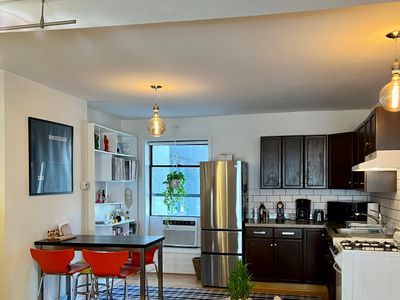 Renovated Private 2 Bedroom Apt in Chelsea (23/7)