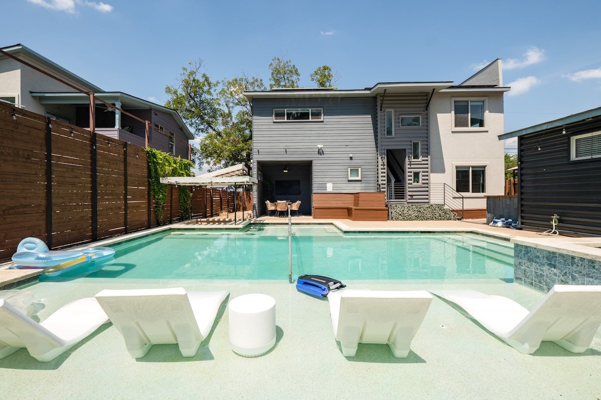 Modern Austin Home | Pool | Spa | 7 Beds | Near DT gallery image 5