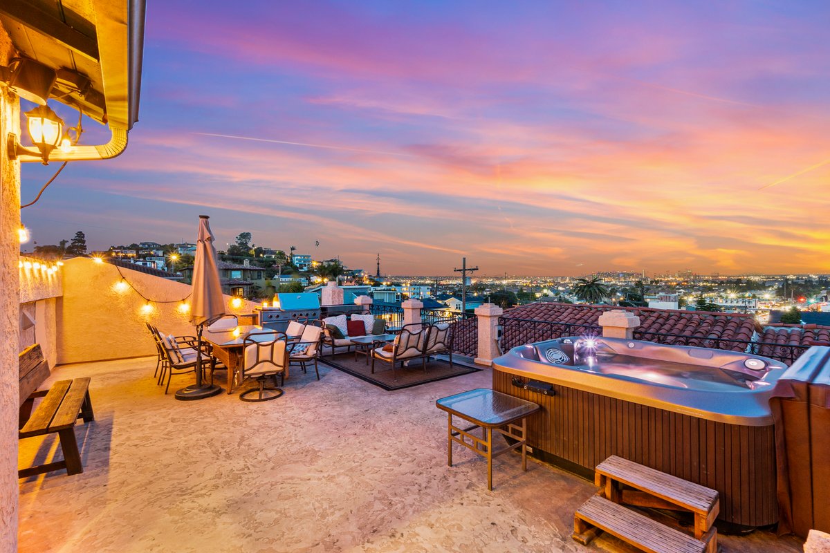 ☆🏘 Breathtaking 180º Views 🏝Hot Tub🏝 5☆ Reviews