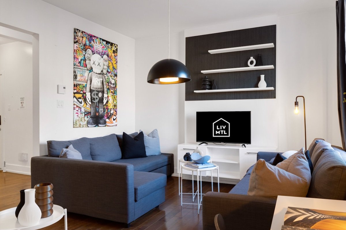 LiV MTL Chic-3 Spacious 4BR Near Downtown Montreal gallery image 2