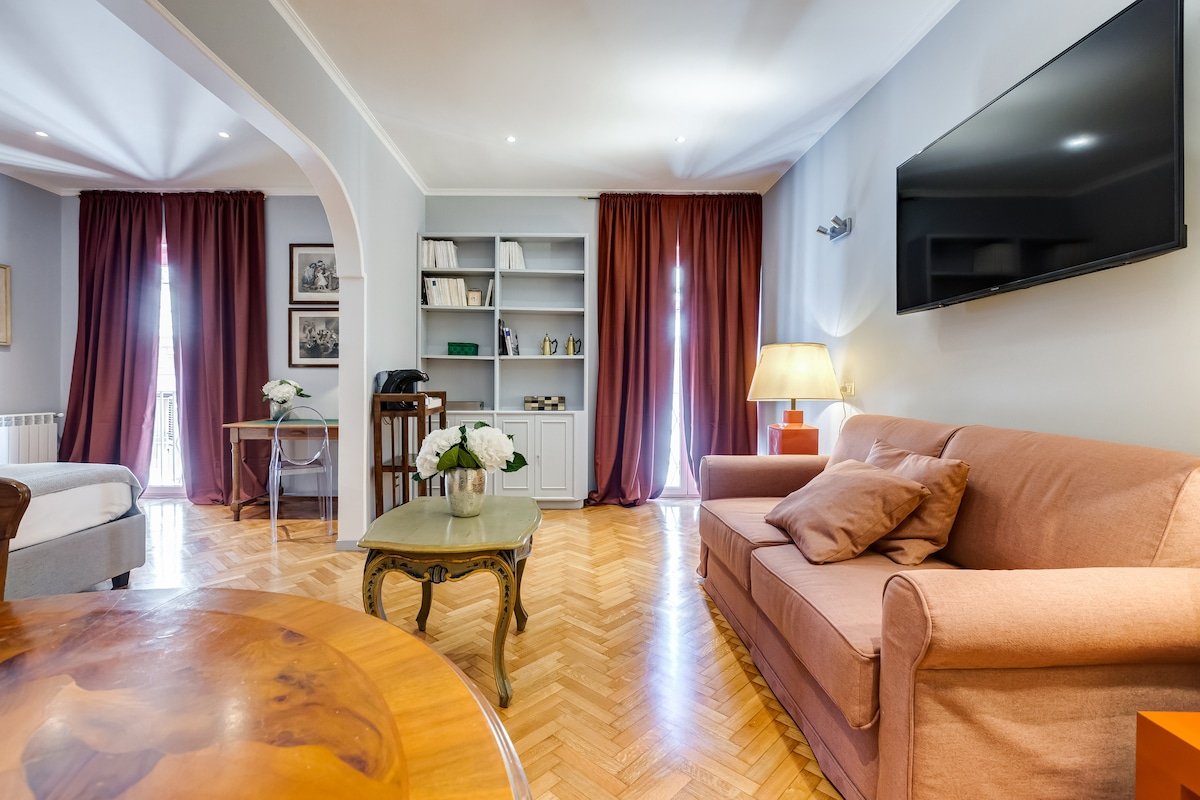 Very bright high floor apartment, with elevator gallery image 5