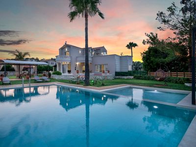 Panoramic Oasis! 180° View Pool & Heated Pool