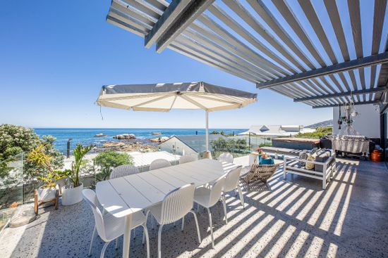 Photo 2 of Bakoven Hideaway accommodation in Bakoven, Cape Town with 4 bedrooms and 4 bathrooms