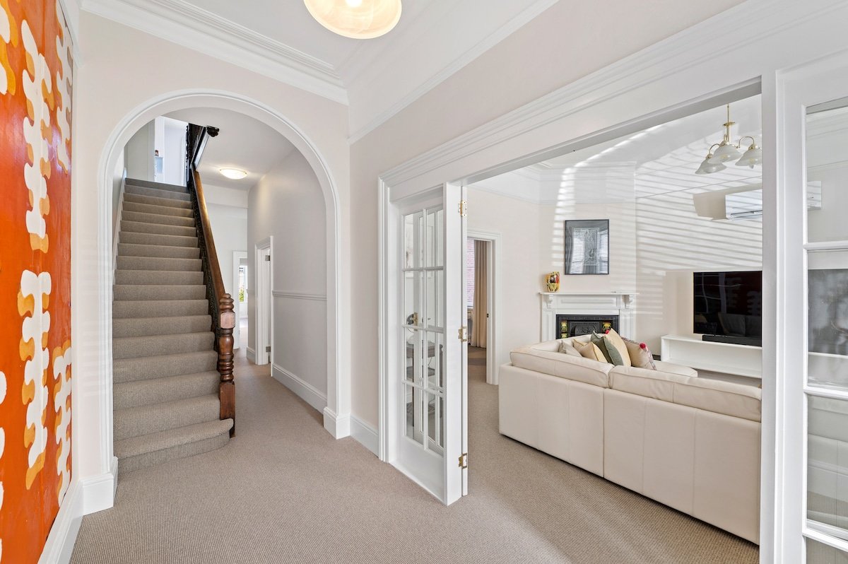 Charming townhouse in heart of Hobart CBD gallery image 3