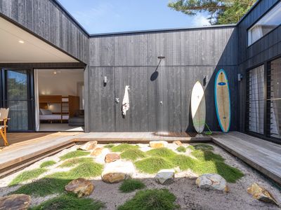 Barrels – Boomerang Beach