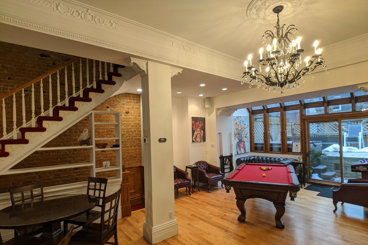 Spotlessly Clean House w/Hot Tub*2Parking*Downtown