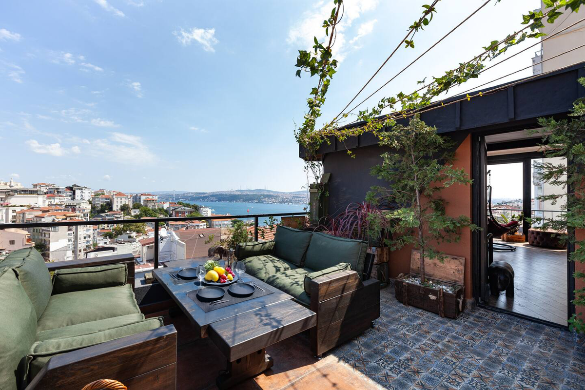Panoramic Rooftop Terrace & BBQ • Bathtub