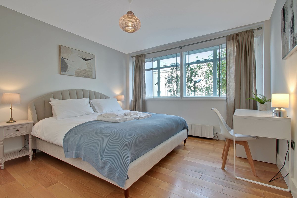 Luxury, Central Chelsea 3 Bed Apt w/Roof Terrace