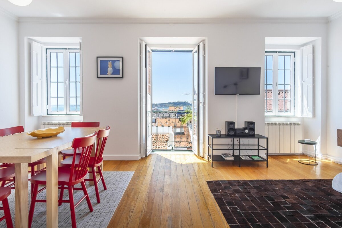 LvPremier Bica BI1 terrace, garden, views, BBQ gallery image 3