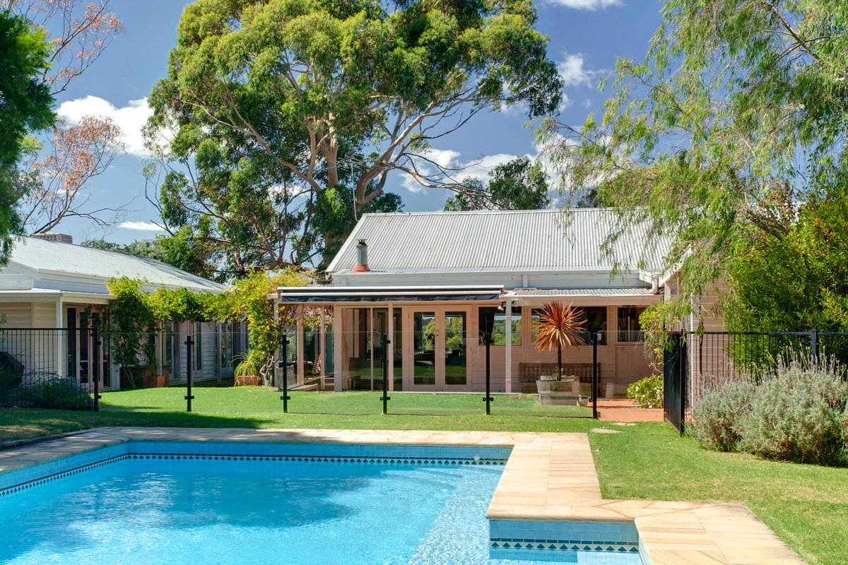 Merricks North Retreat — country home on 5 acres