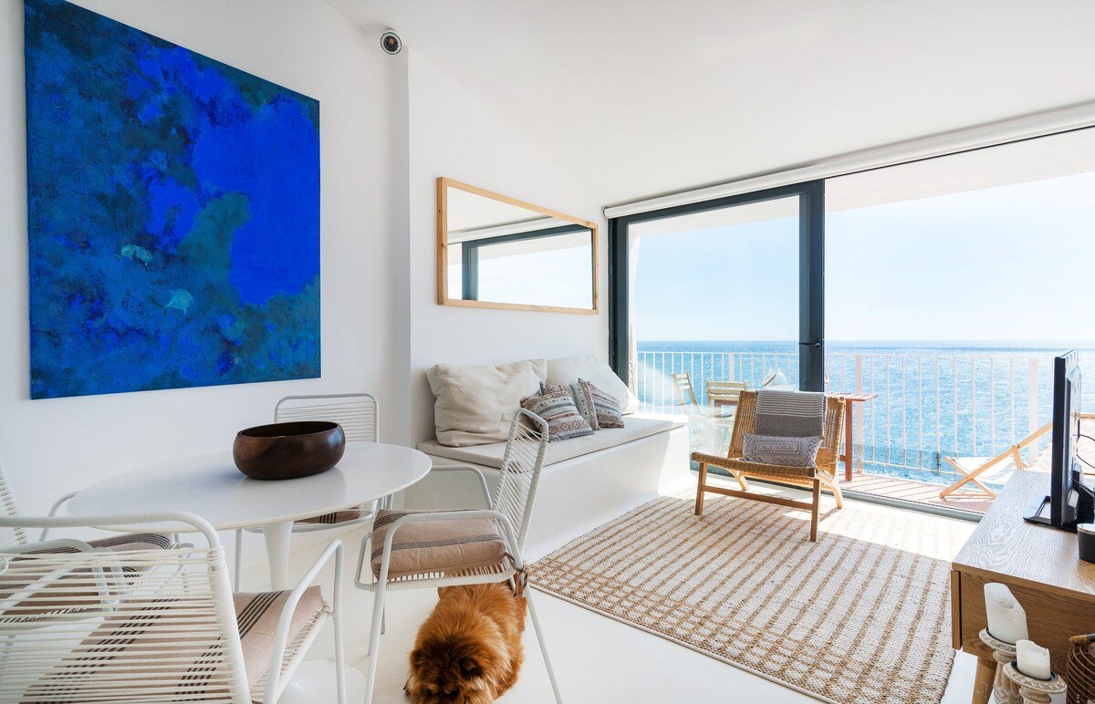 Spectacular ocean views design apartment with boat gallery image 5