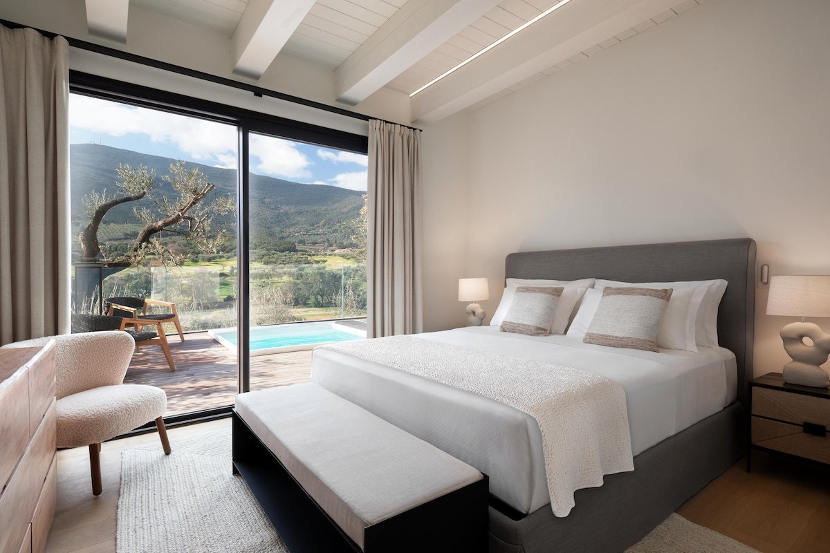 Luxury Villa Near Porto Ercole with Hot Tub (3B) gallery image 2