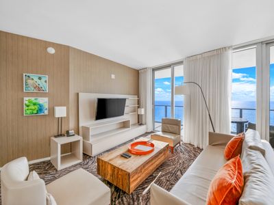 Direct Ocean View 3BR Condo Lyfe Resort’21