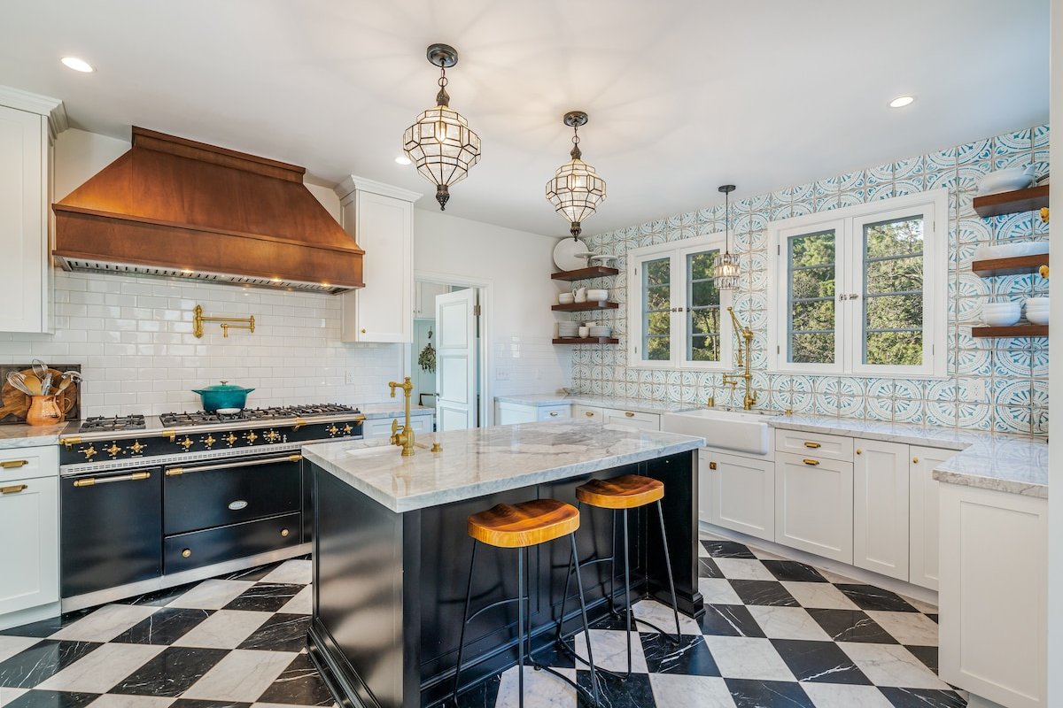 Historic Spanish Retreat – Rose Bowl! gallery image 5