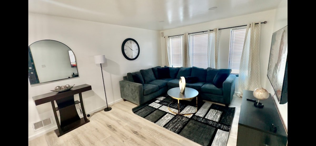 5BR-3bt Home near EWR | NYC | ADreamMall | MetLife gallery image 3