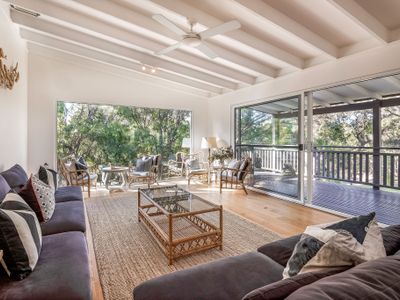 Anelga – Beachfront on Eagle Bay