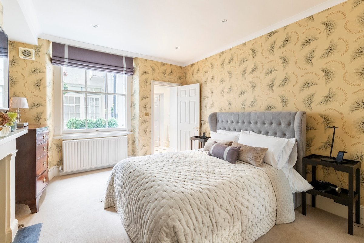 Stylish, Spacious, Family Apt in Kensington gallery image 5