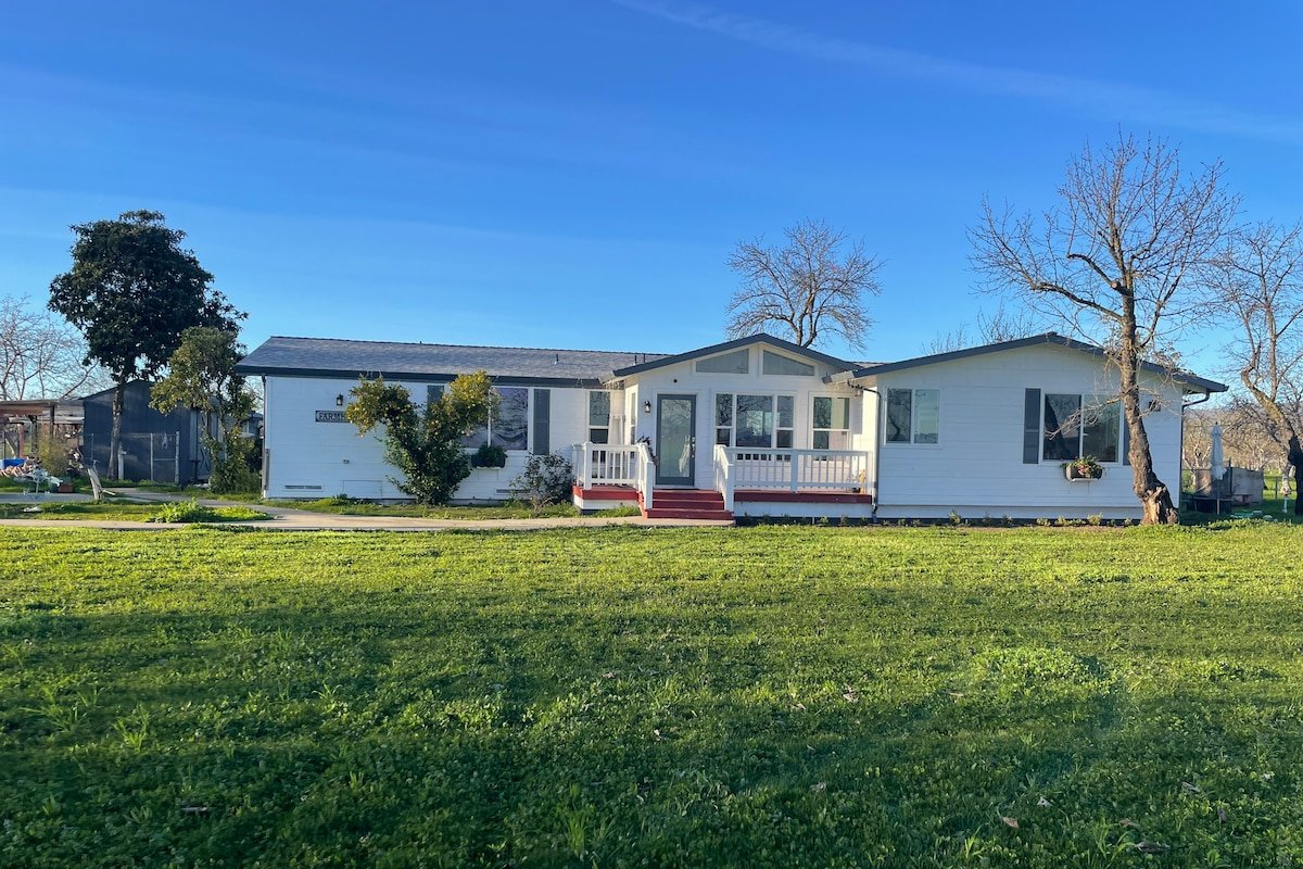 Serene beautiful farmhouse gallery image 2