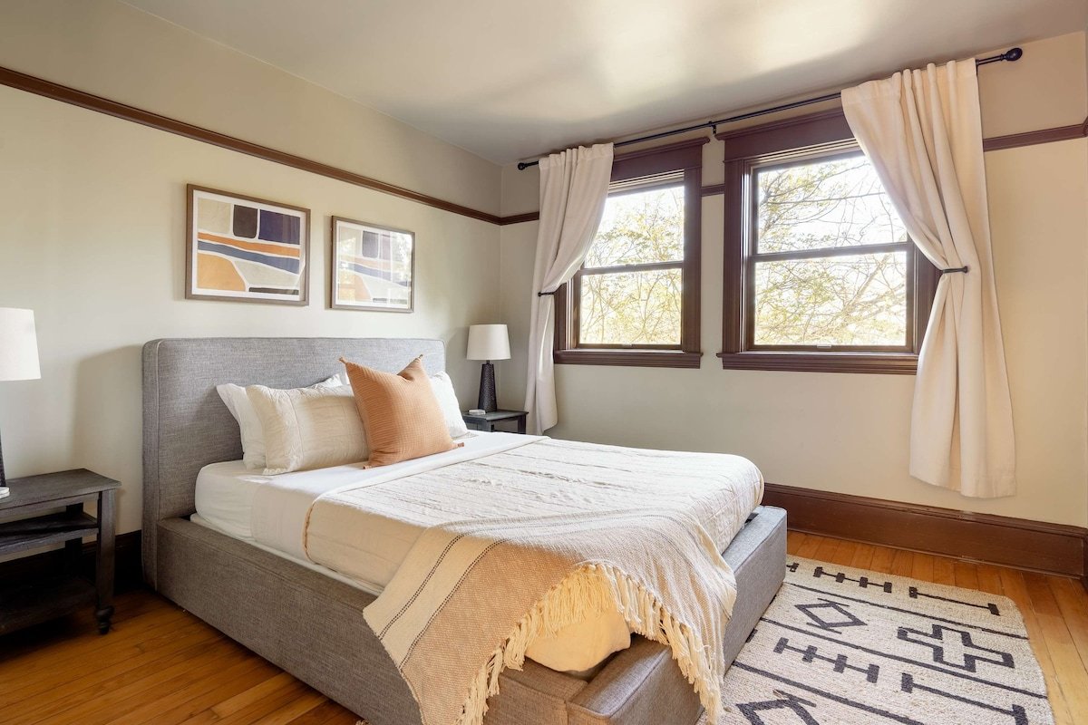 Historic Charm • Modern Comfort • Spacious • 3BR gallery image 4