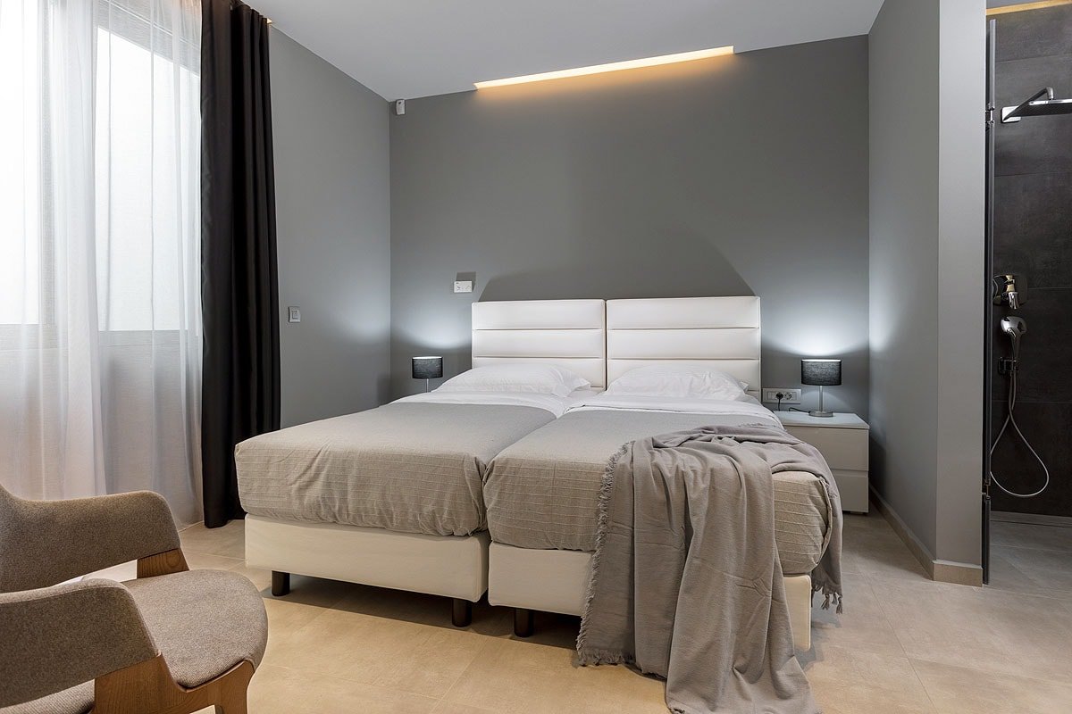 Luxury 5 Bedroom Seaside Villa gallery image 3