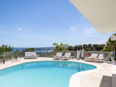 Modern Luxurious Seaview Villa