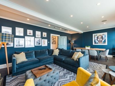 Stylish and chic apartment on Charlotte Square